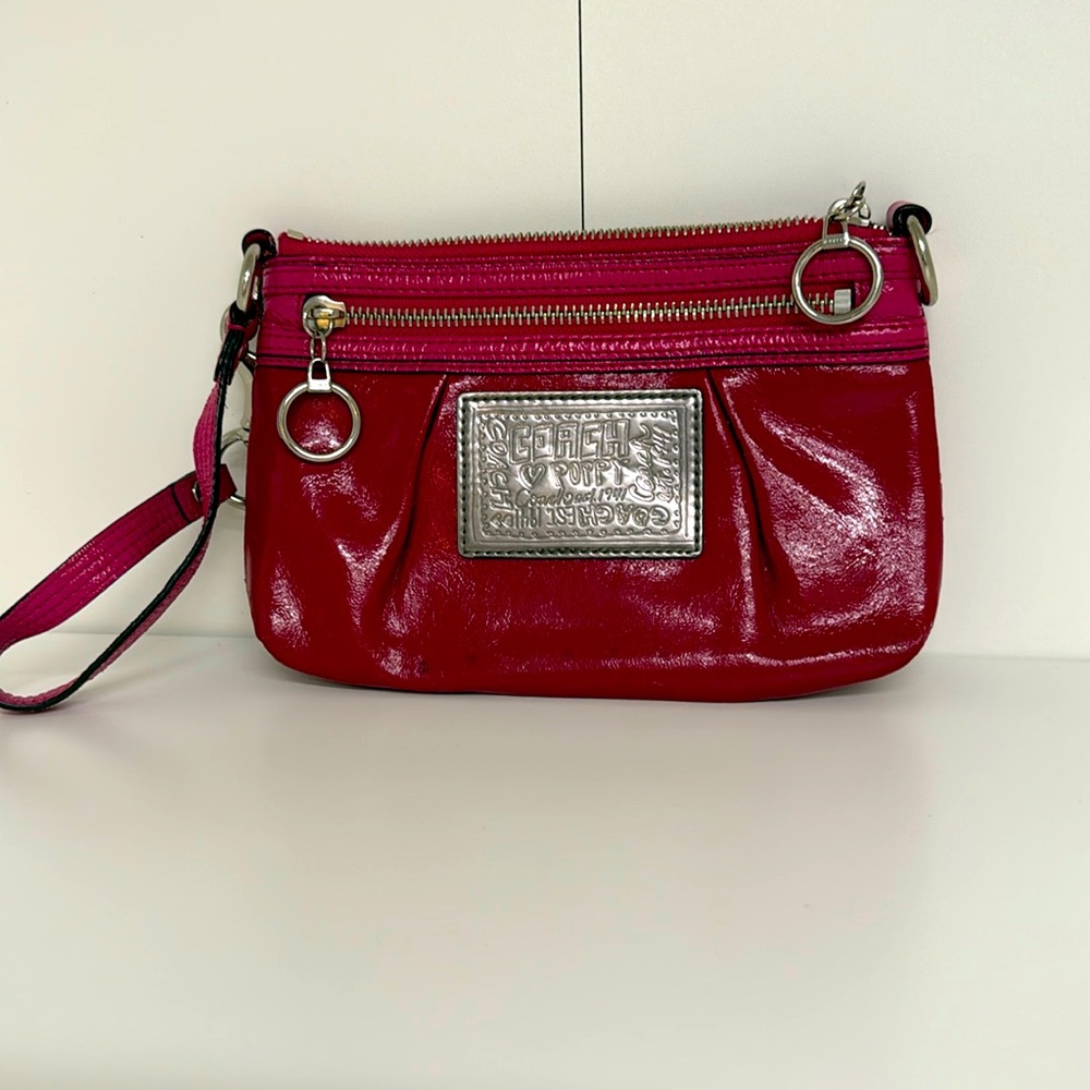 Coach POPPY Hot Pink Fuchsia Patent Leather Signature Wristlet